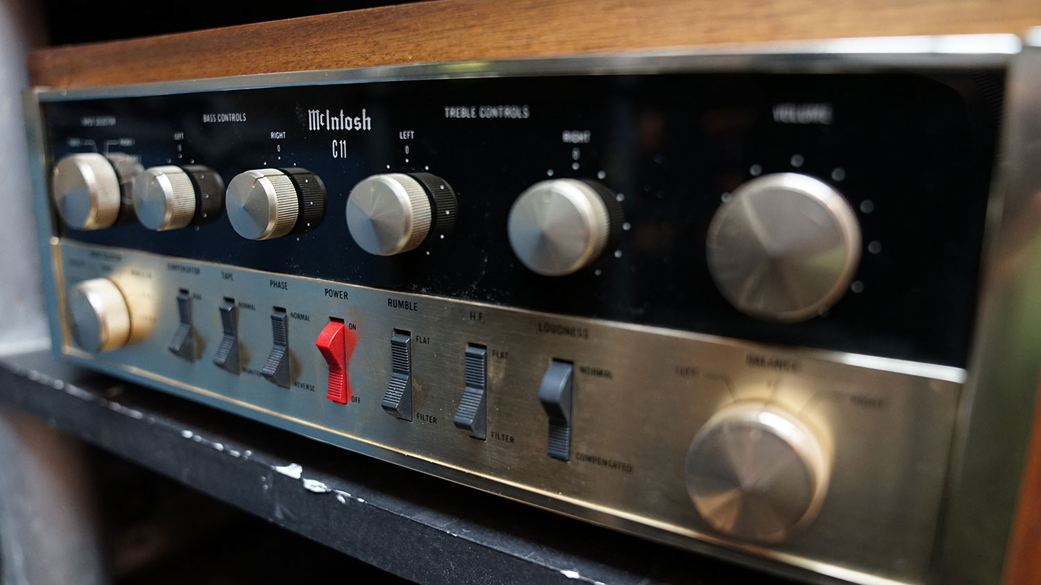 McIntosh C 11 – High End Stereo Equipment We Buy