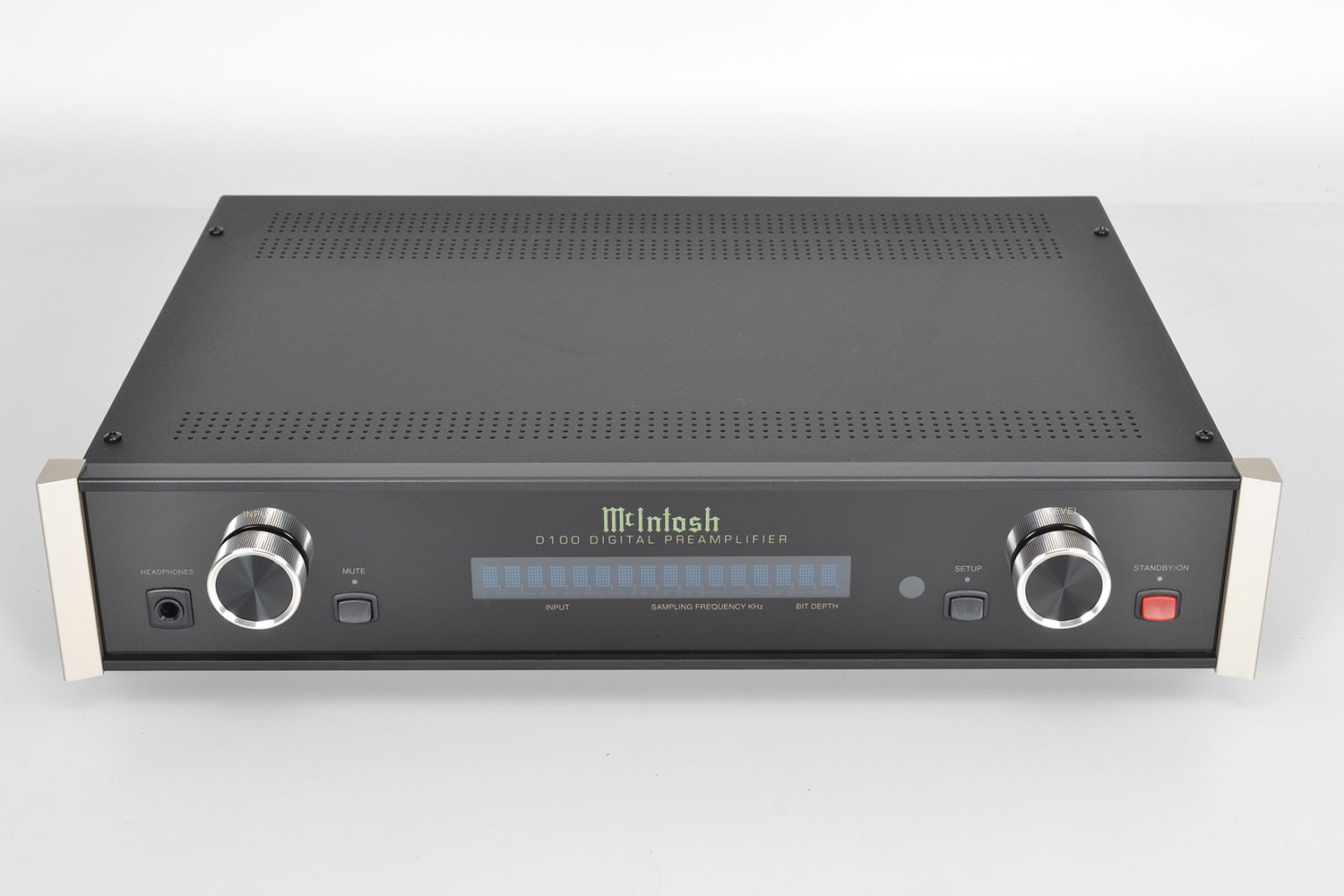 McIntosh D 100 – High End Stereo Equipment We Buy